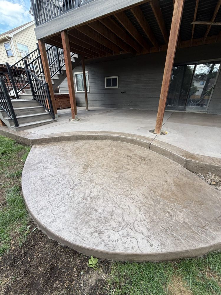 Curved stamped patio, close