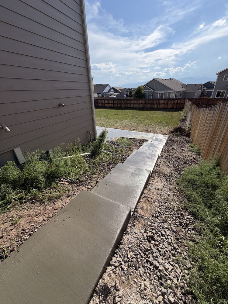 Side-yard walkway to gate