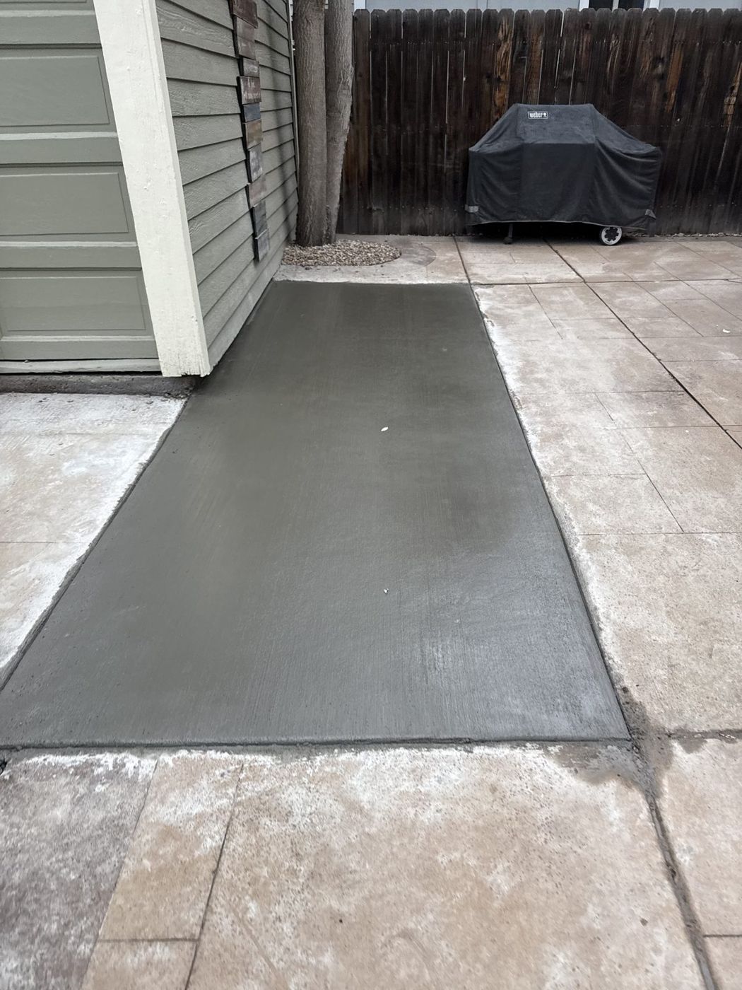 Side walk to grill pad
